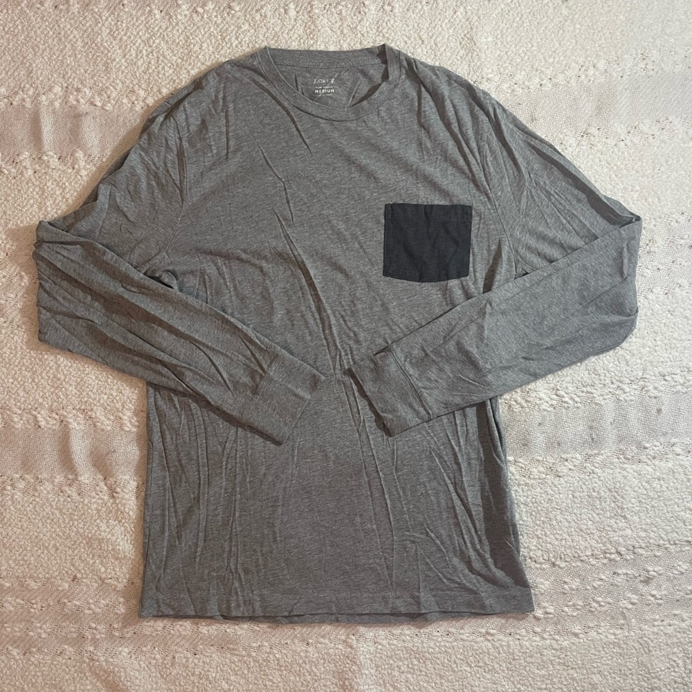 J. Crew Men’s Essential Long Sleeve Pocket Tee Heather/Charcoal